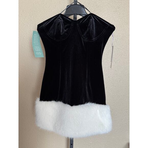 JC PENNY Black Velvet Strapless Mini Dress White Faux Fur Hem Size 5 NWT - Picture 3 of 5